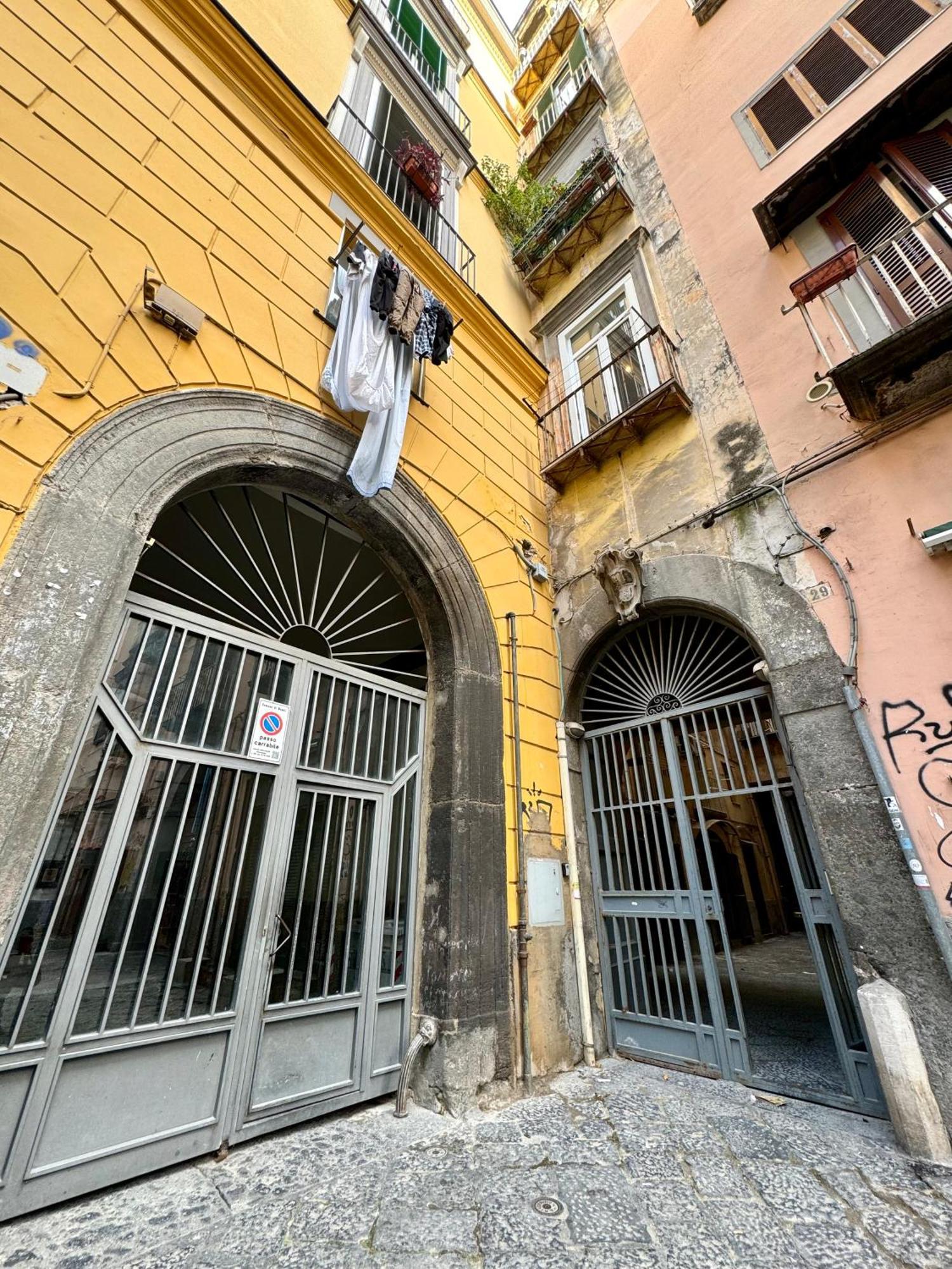Apartamento Carlito'S House- Un'Intera Casa Al Centro Storico Nápoles Exterior foto